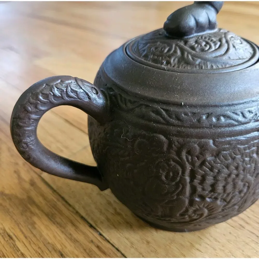 Vintage Rare Yixing Zisha Purple Clay Teapot Cat Lid Chinese Handcrafted